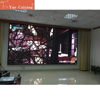 Видеостена с самым экономичным светодиодным экраном P4 для помещений, широко используемая в конференц-залах, гостиницах, на рынках, вокзалах, в конференц-залах.